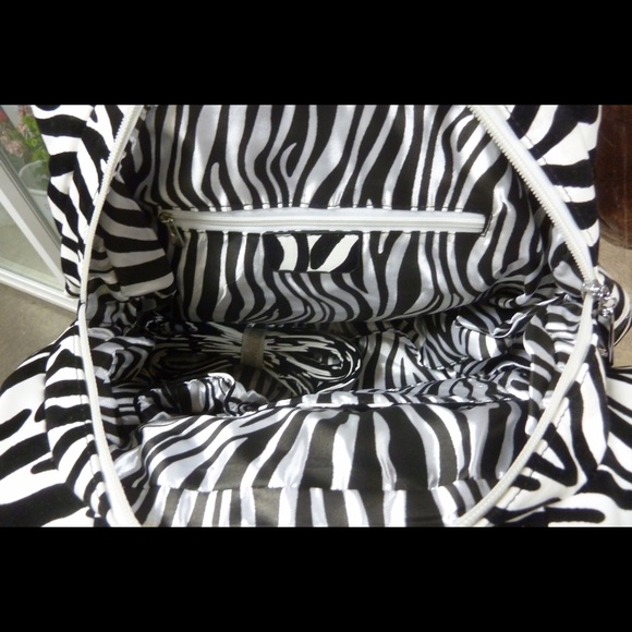 White Zebra Print Hand or Shoulder Bag with Flower - Picture 2 of 2