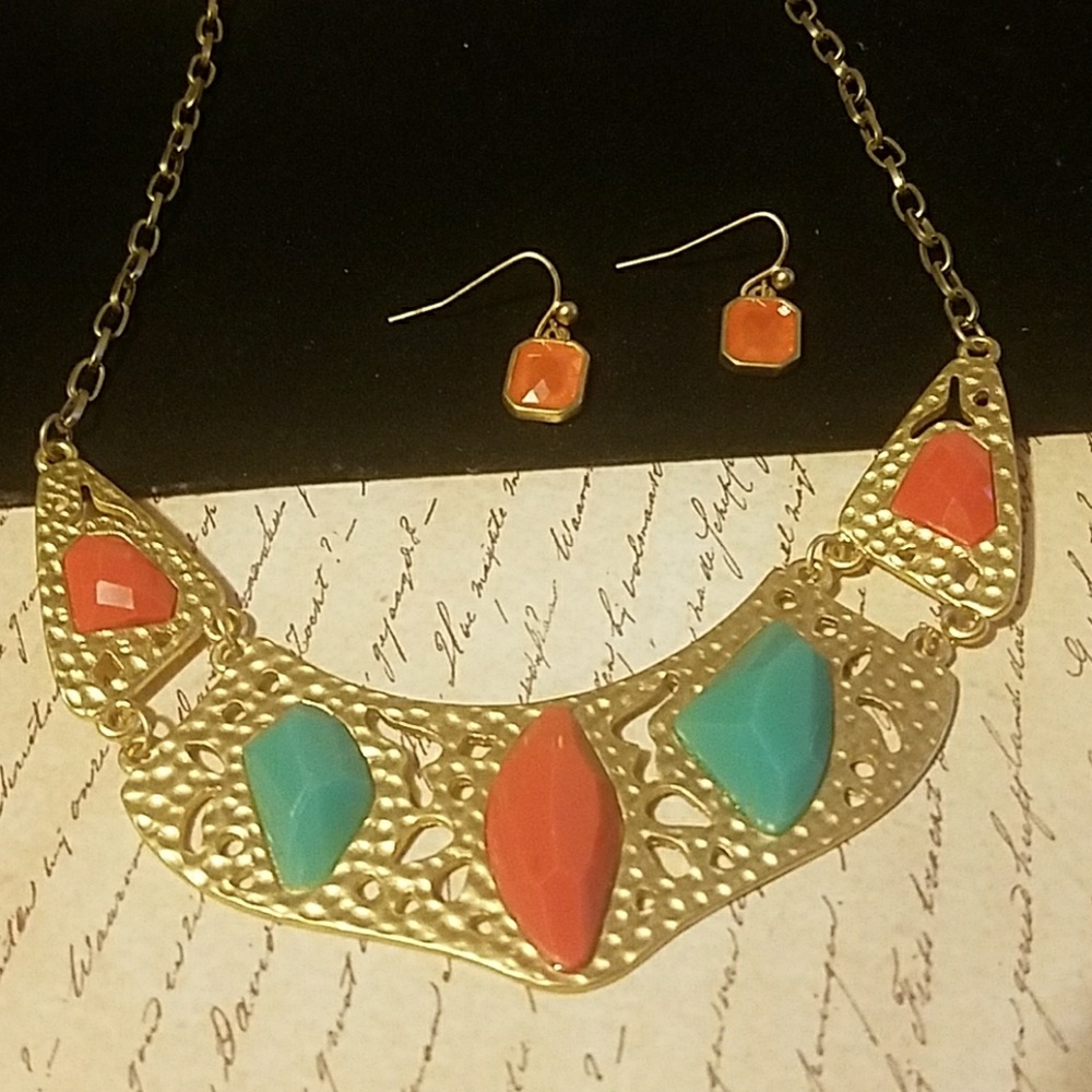 S203 Seafoam & Coral Statement Necklace Set