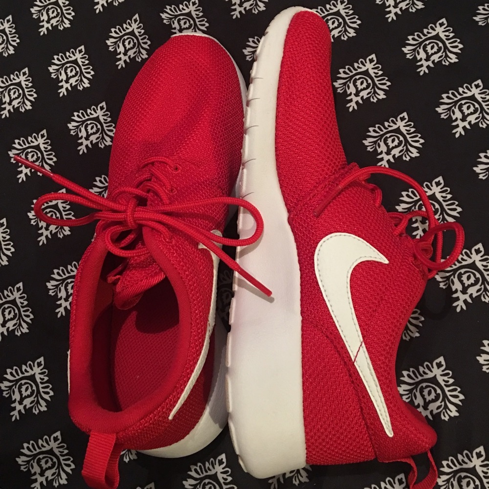 Red Nike Roshes