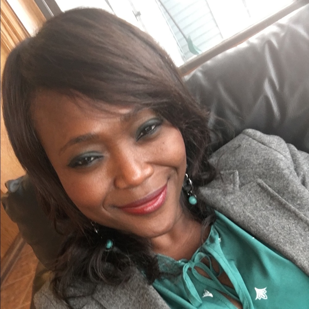 Meet your Posher, Suzette