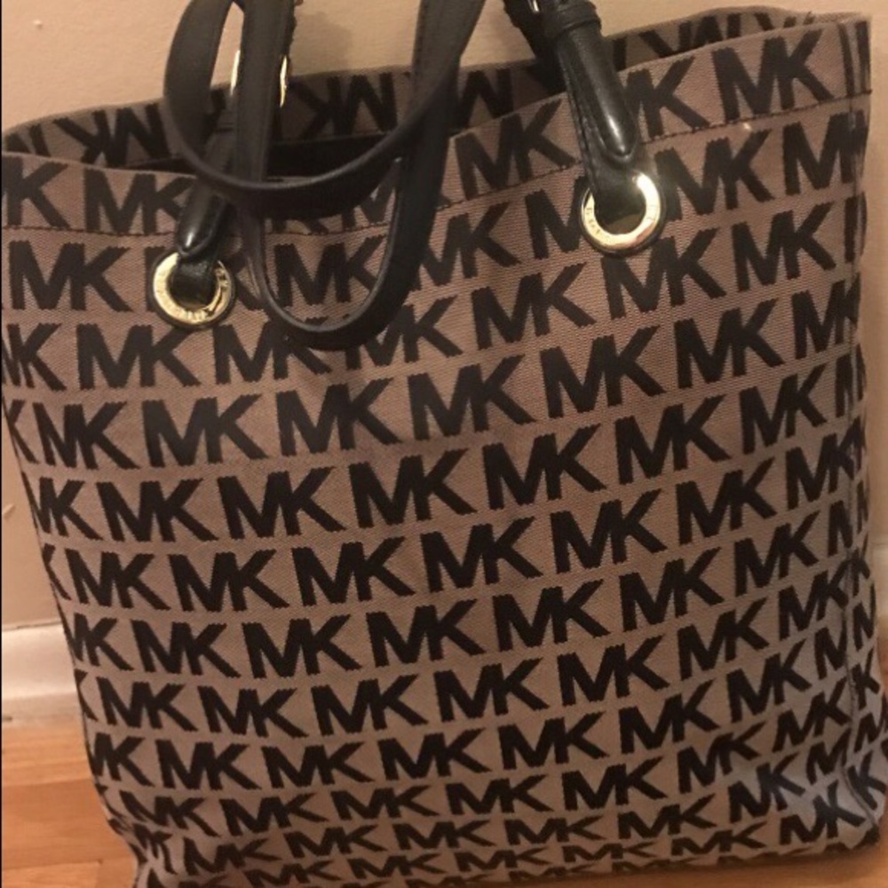 Michael Kors tote