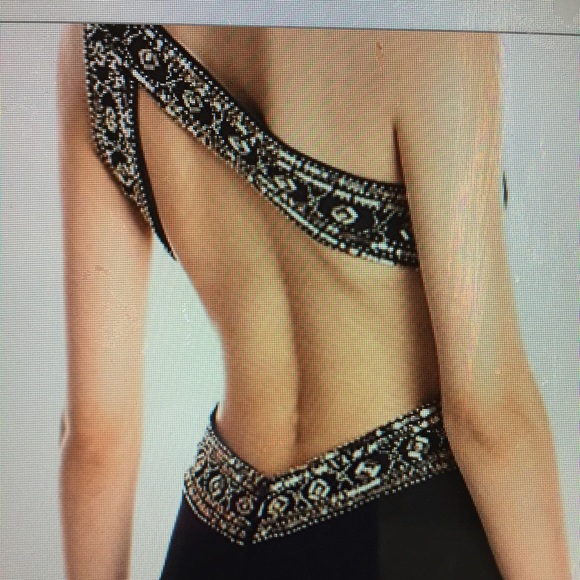 PROM DRESS - Picture 3 of 5