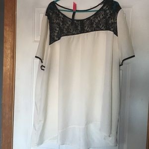 White top with cute black lace detail