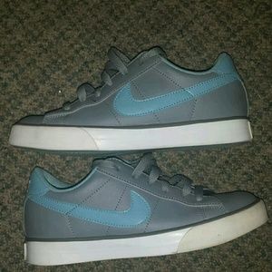 Nike Blazers Grey