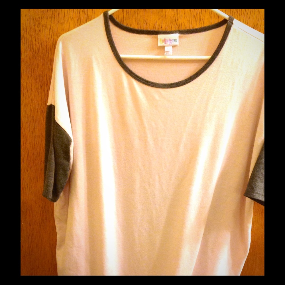 Light pink/gray XS LuLaRoe Irma