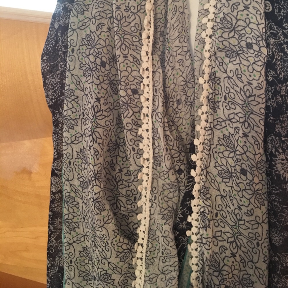 Infinity Scarf - Picture 2 of 3