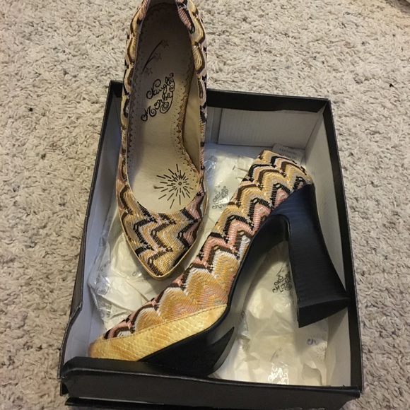 T-Cup - Picture 2 of 3