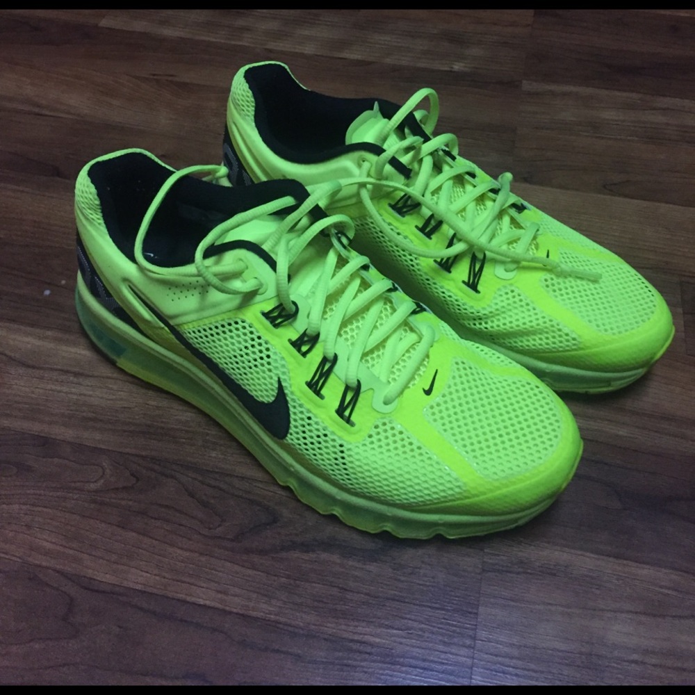 Nike air max tennis shoes