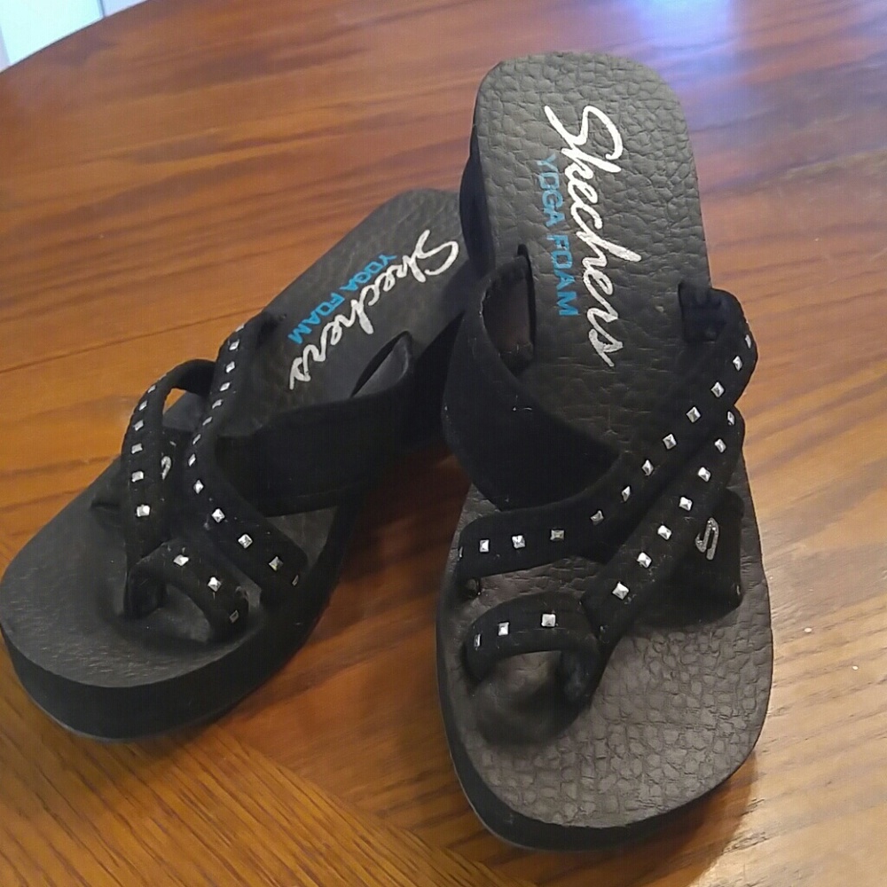 Skechers Yoga Foam sandels