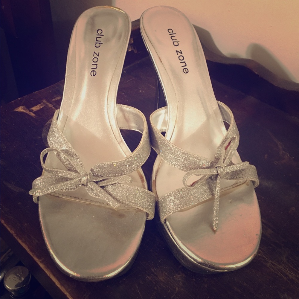 Cute silver Bow Heels