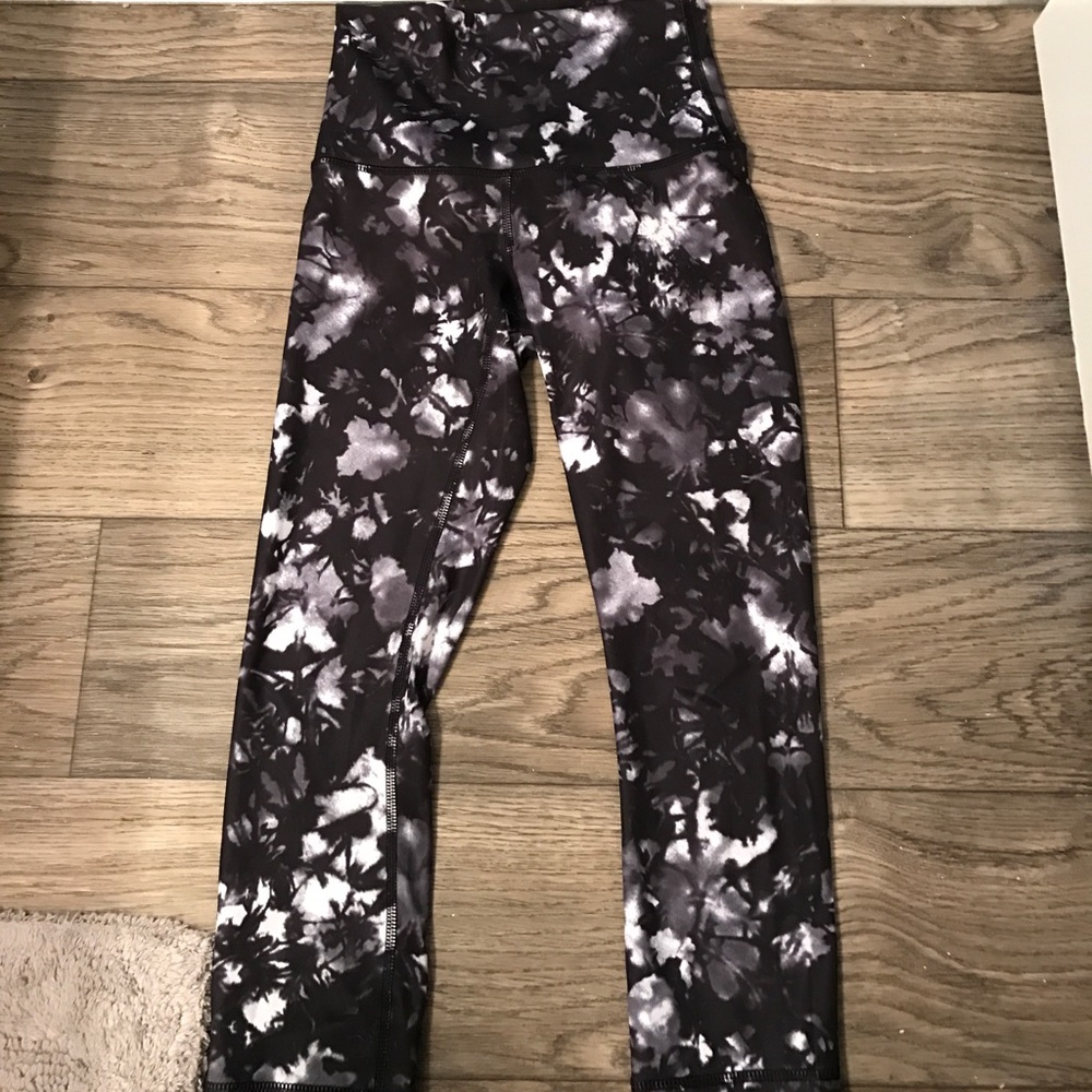 Lululemon size 4 NEW.