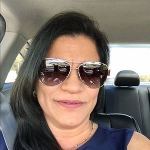 Meet your Posher, Lori