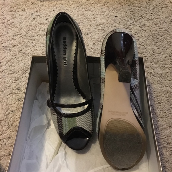 Lyisa - Picture 3 of 3