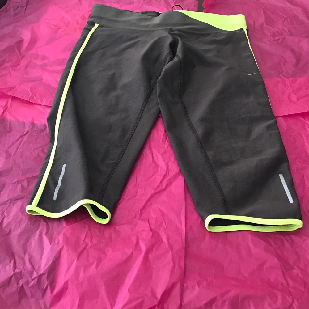 Nike dry fit workout pants (Capri) Size large