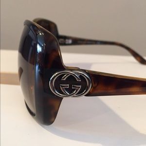 Gucci tortoise oversized sunglasses- preowned