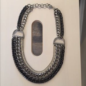 Stella and Dot Femme Fatale Necklace - preowned