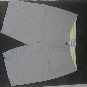 NWOT---Old Navy Bermuda shorts