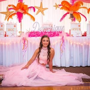 Meet your Posher, Dominique