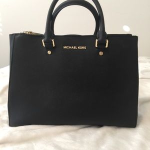 Like New! Michael Kors Handbag