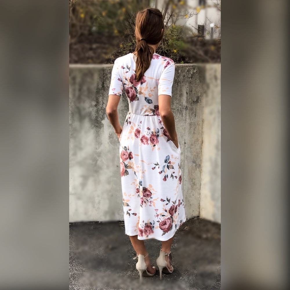 Last One! 🌸Vintage Floral Midi Dress - Picture 2 of 4