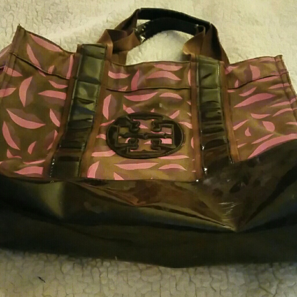 Authentic! Torry Burch beach tote Offers welcome