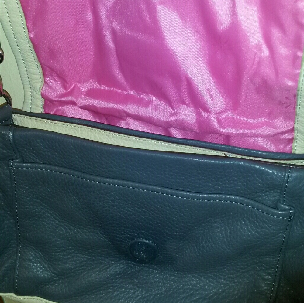 Handbag - Picture 2 of 4