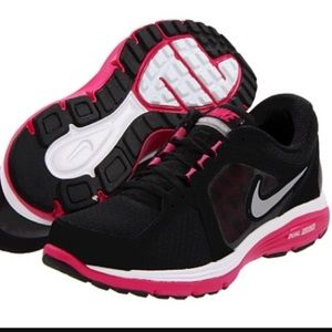 Nike Dual Fusion Sneakers