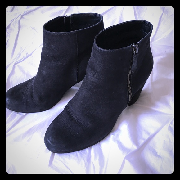 Black ankle boots - Picture 1 of 3