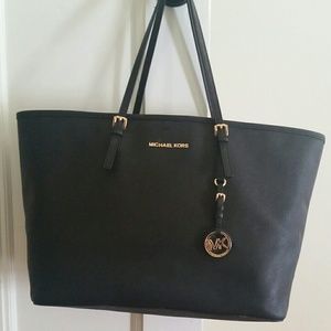 Micheal Kors Large Jet set tote