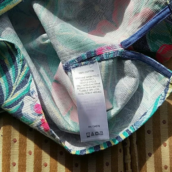 Vineyard Vines Tropical Floral top - Picture 4 of 5