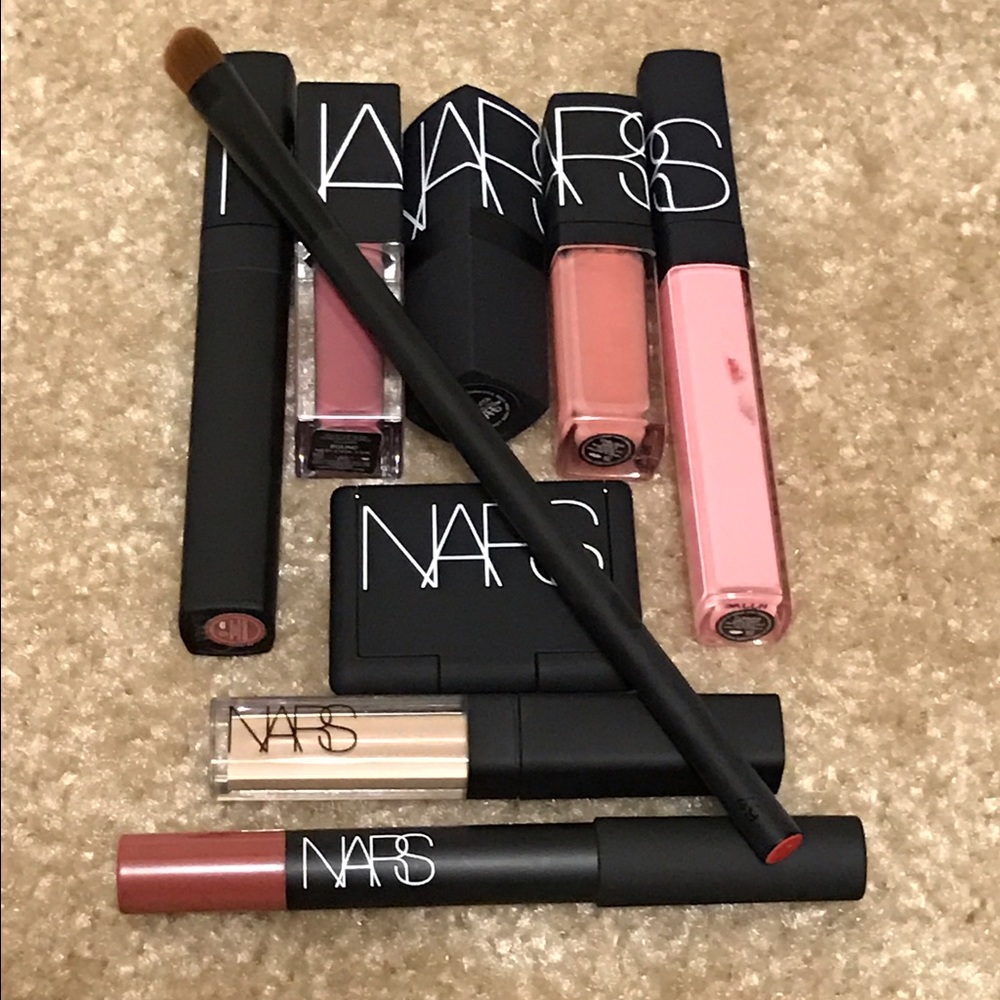 Huge lot of NARS makeup and eyeshadow brush!