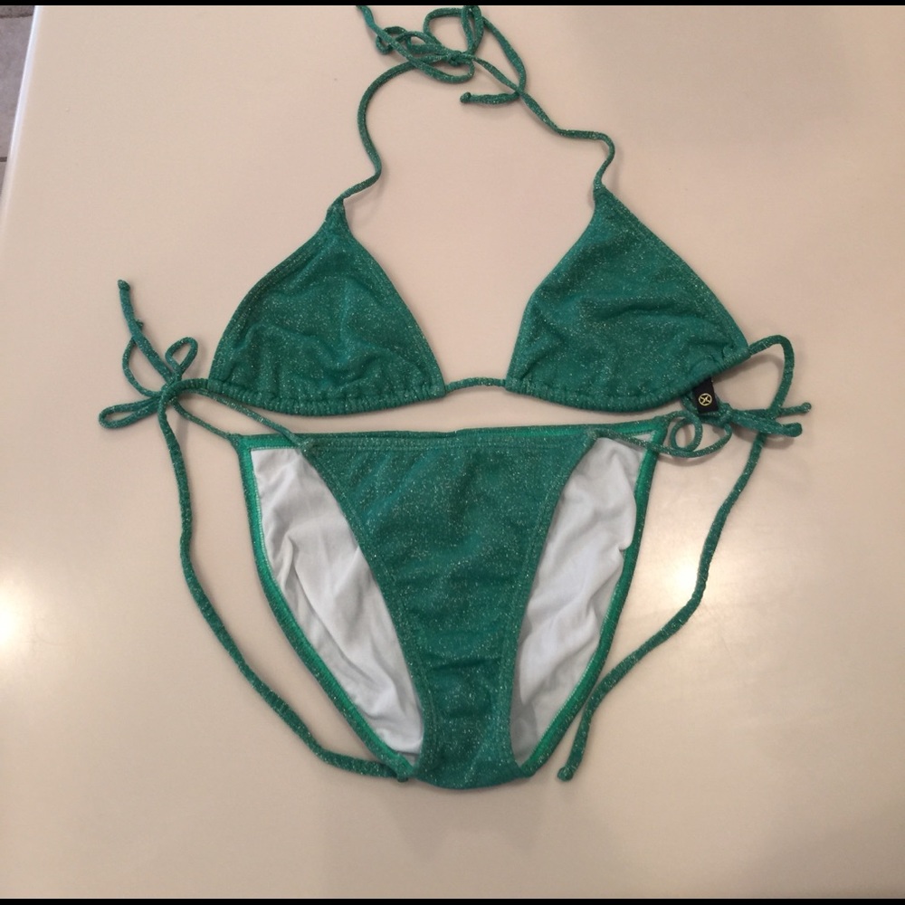 VIX Paul Ahermanny shimmery green bikini.