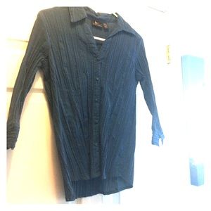 Small teal collared button down shirt
