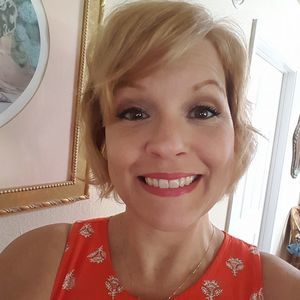 Meet your Posher, Debra