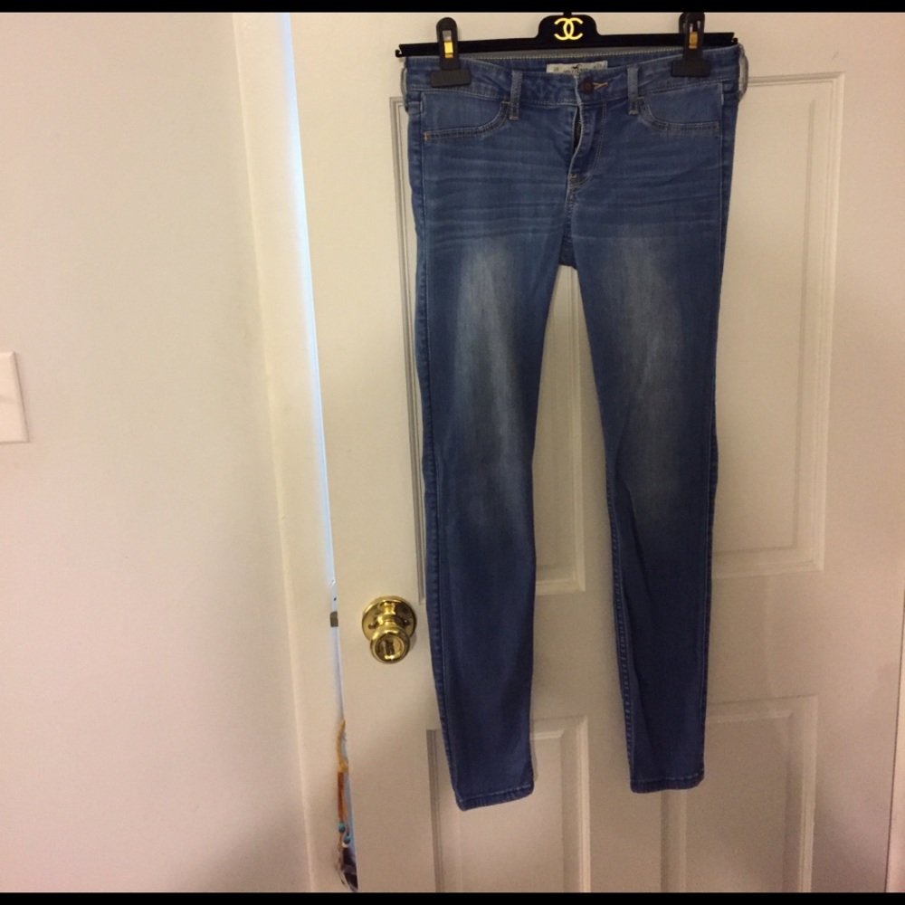 Hollister Jeans lots of pairs