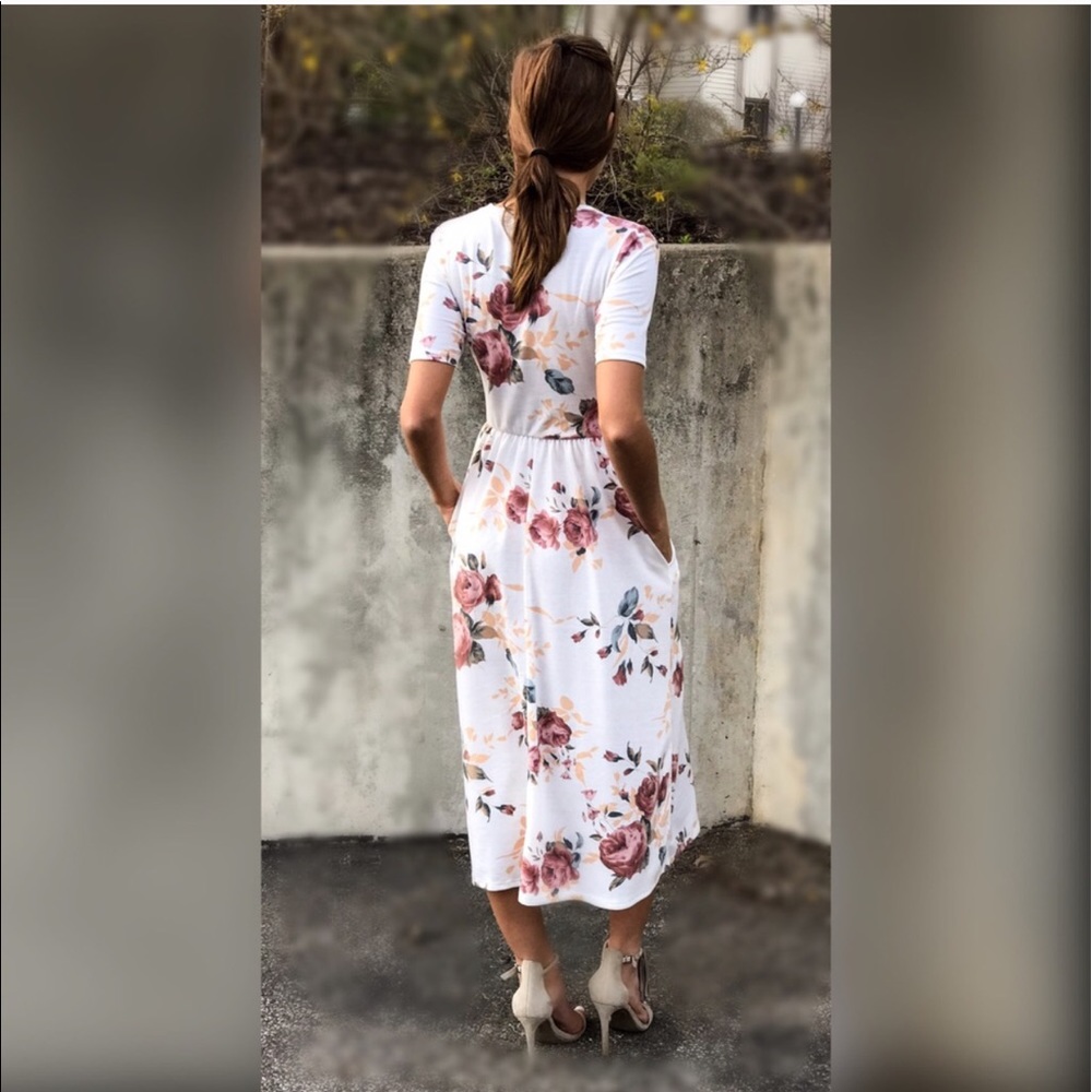 Last One! 🌸Floral Midi Dress - Picture 2 of 4