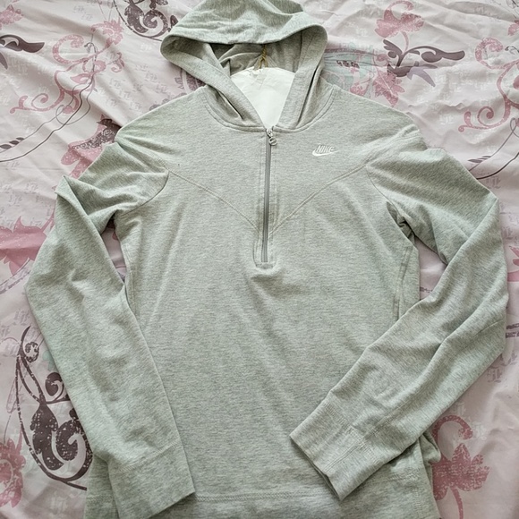 Nike Tops - Nike Pullover