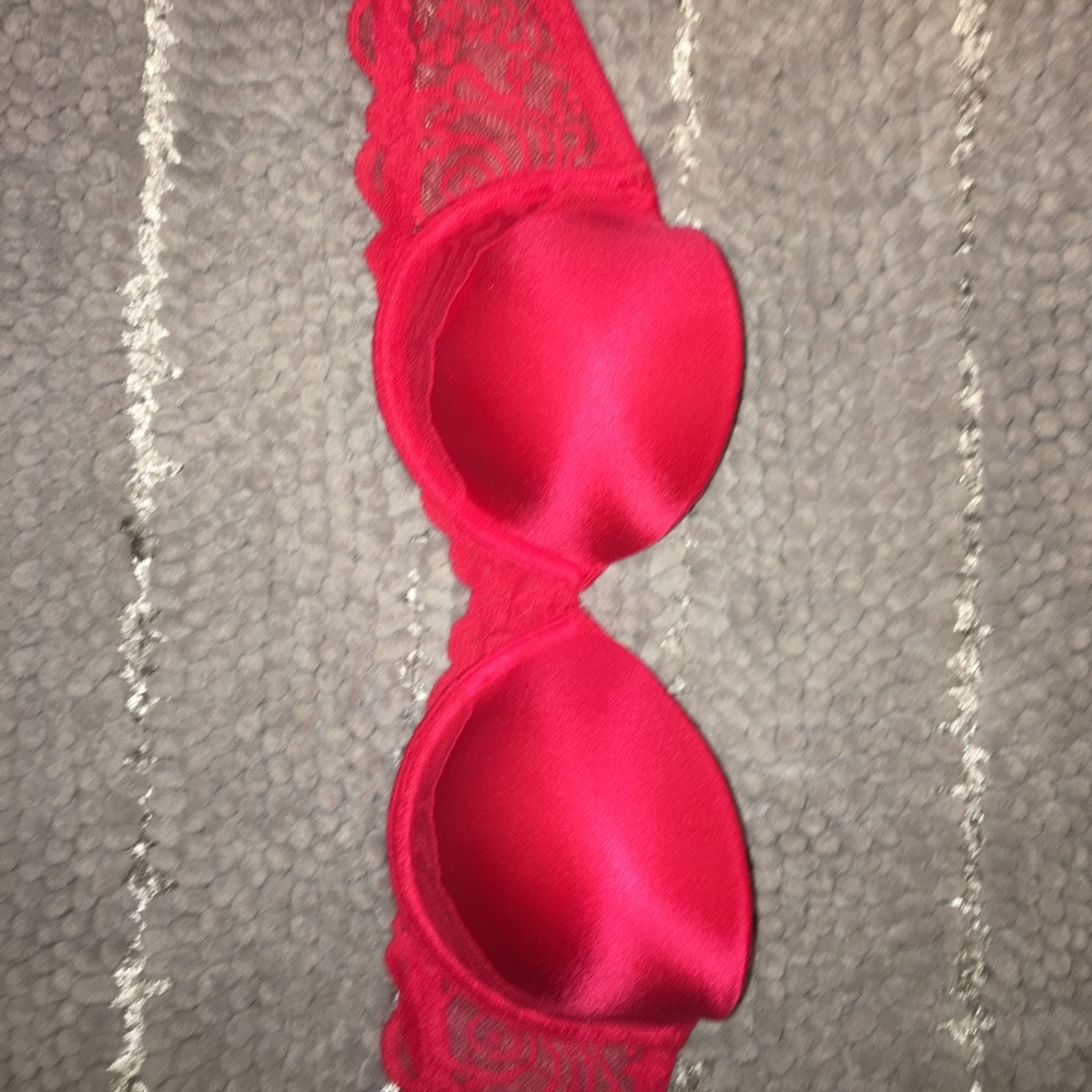 Red lace strapless bra