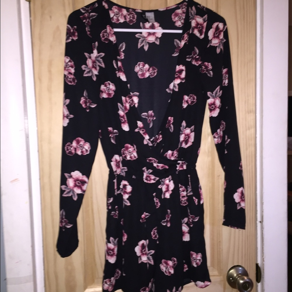 Long sleeve flower romper