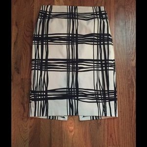 Black and white pencil skirt