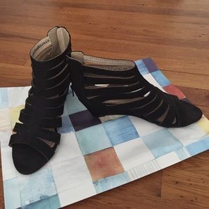 Strappy, wedge backzipper sandals