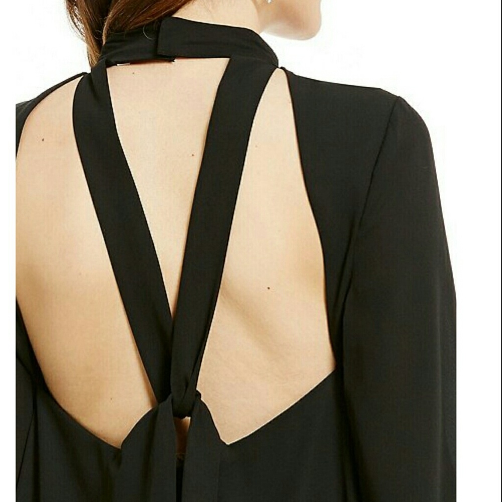 🎉 HUGE SALE 🎉 Bell sleeve choker neck top - Picture 3 of 5