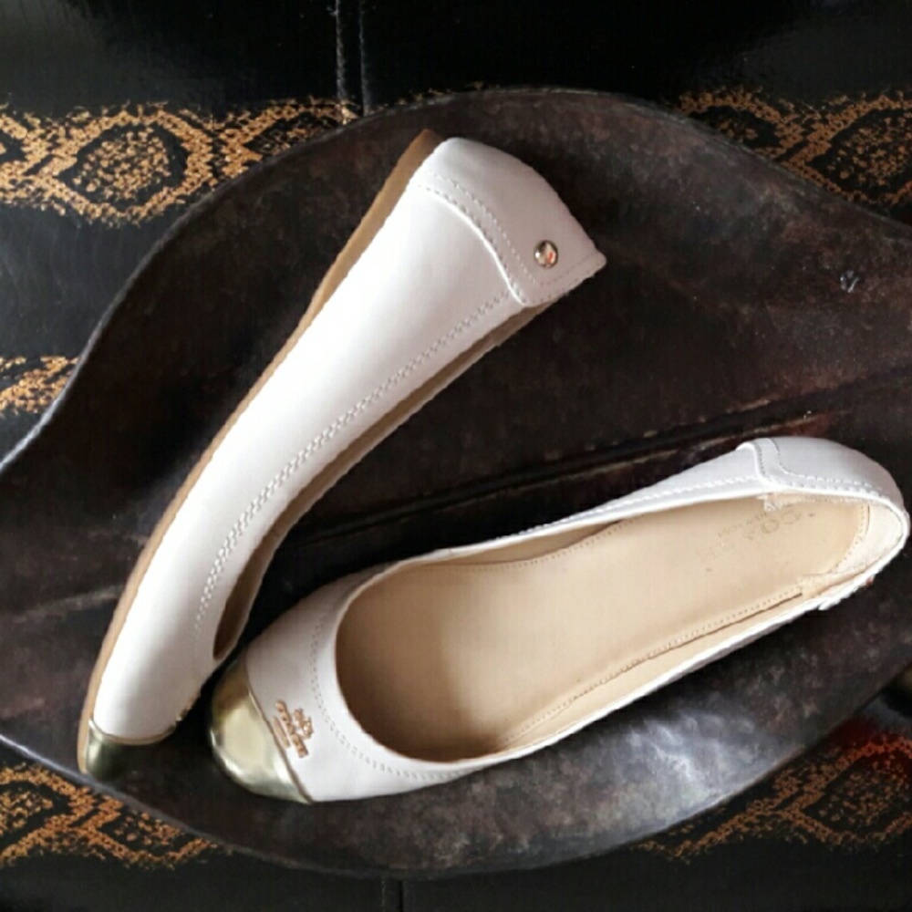 Coach Flats - Picture 2 of 4