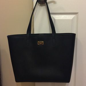 Michael kors tote with tag