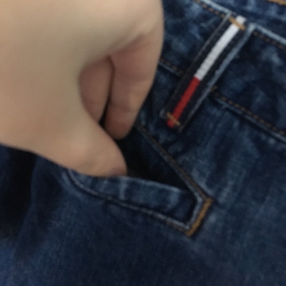 TOMMY HILFIGER SHORTS - Picture 2 of 3