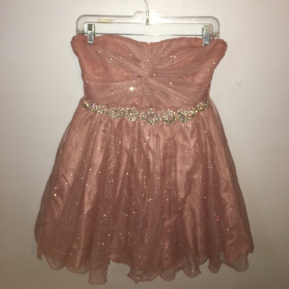 sleeveless homecoming prom dress