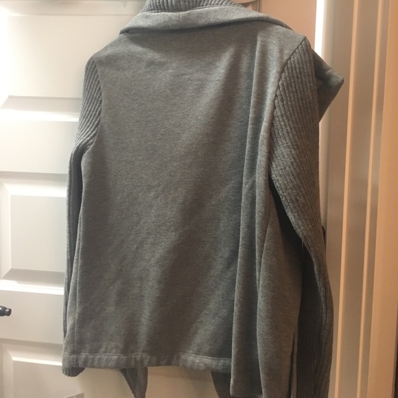 Sweater/jacket - Picture 4 of 4