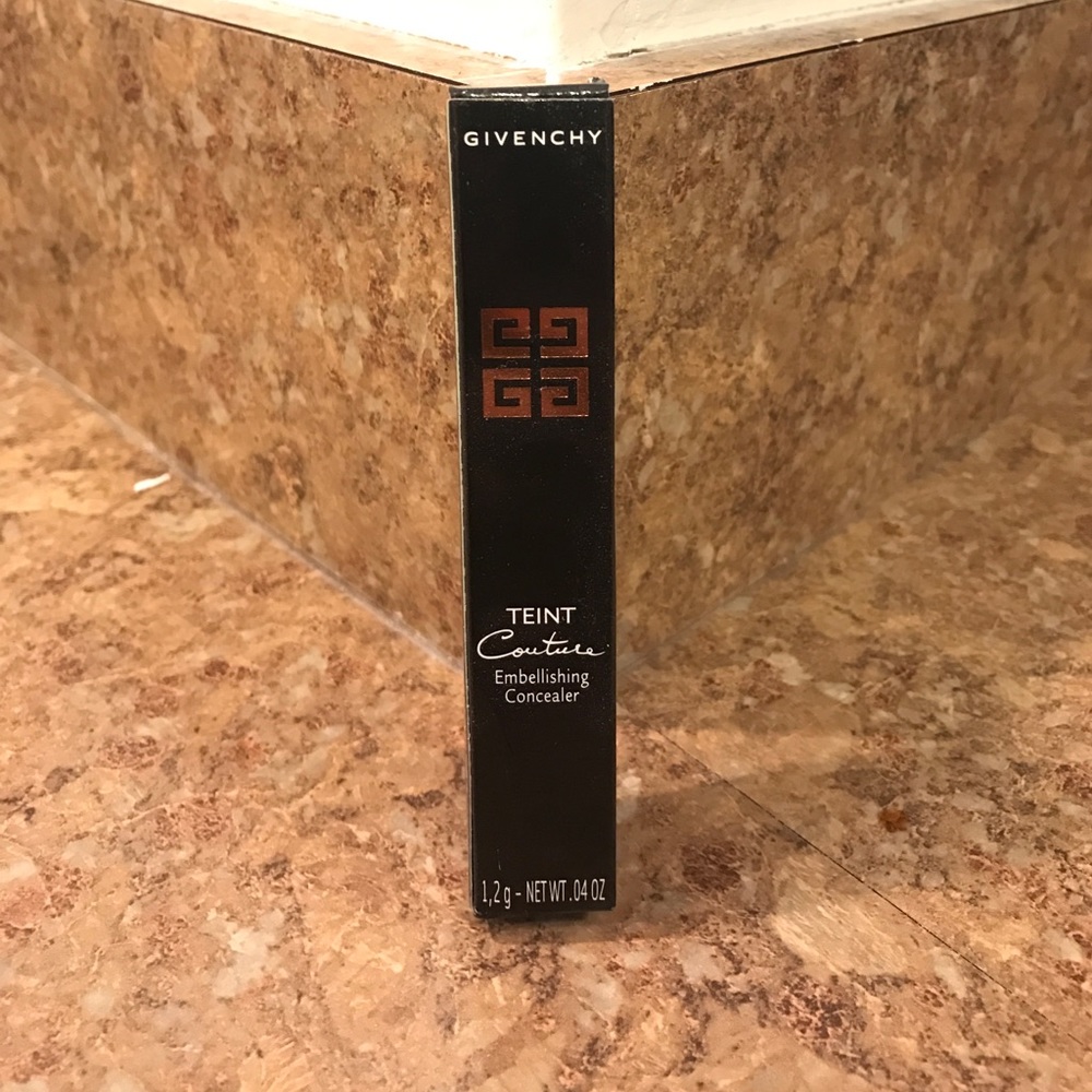Givenchy Embellishing Concealer