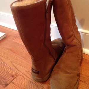 Vintage Zip-up Uggs