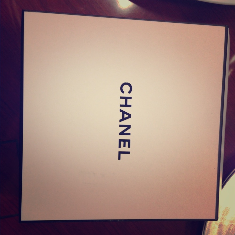 Chanel 'New-never been assembled box'